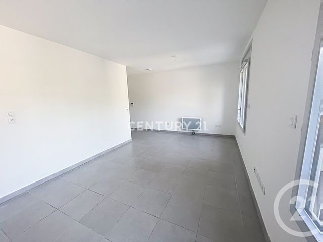 Appartement T1 &agrave; louer - 1 pi&egrave;ce - 30,35 m2 - Peypin - 13 - PROVENCE-ALPES-COTE-D-AZUR
