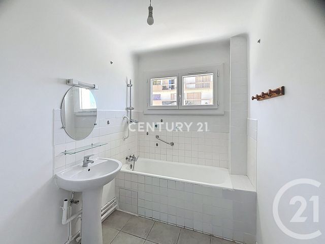 Appartement T2 &agrave; louer - 2 pi&egrave;ces - 43,24 m2 - Aubagne - 13 - PROVENCE-ALPES-COTE-D-AZUR