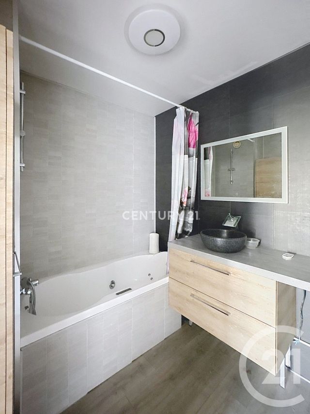 Appartement T2 &agrave; louer - 2 pi&egrave;ces - 38,11 m2 - Aubagne - 13 - PROVENCE-ALPES-COTE-D-AZUR