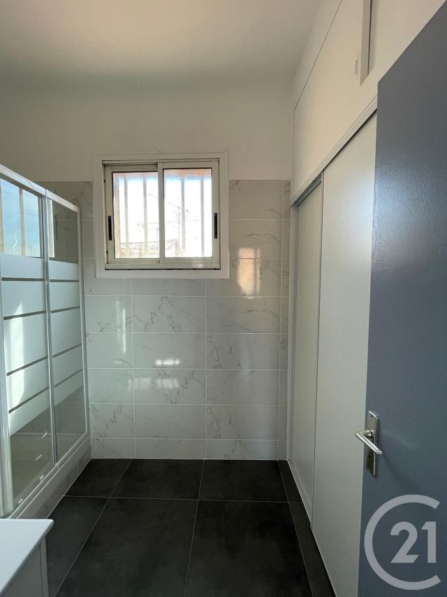 Appartement T3 &agrave; louer - 3 pi&egrave;ces - 52,38 m2 - Aubagne - 13 - PROVENCE-ALPES-COTE-D-AZUR