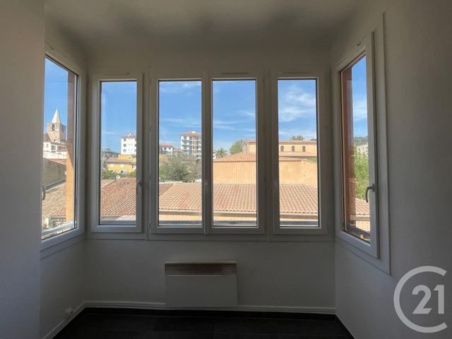 Appartement T3 &agrave; louer - 3 pi&egrave;ces - 52,38 m2 - Aubagne - 13 - PROVENCE-ALPES-COTE-D-AZUR