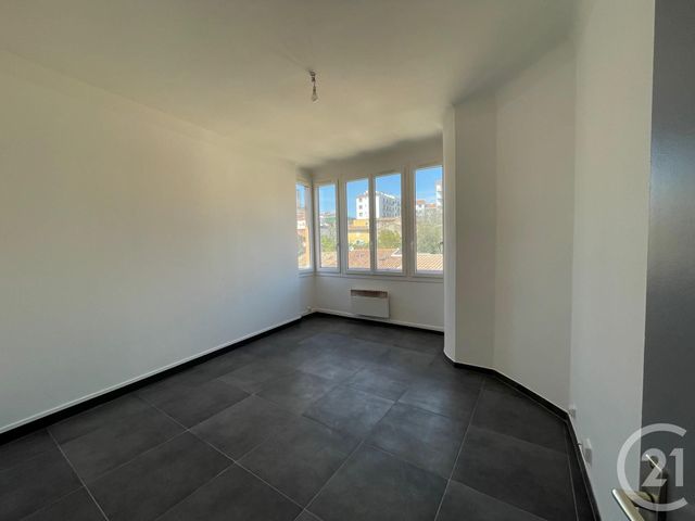 Appartement T3 &agrave; louer - 3 pi&egrave;ces - 52,38 m2 - Aubagne - 13 - PROVENCE-ALPES-COTE-D-AZUR