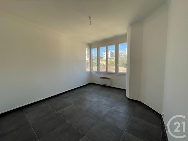 Appartement T3 &agrave; louer - 3 pi&egrave;ces - 52,38 m2 - Aubagne - 13 - PROVENCE-ALPES-COTE-D-AZUR