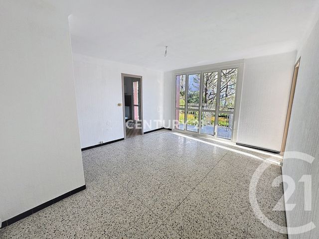 Appartement T4 &agrave; louer - 4 pi&egrave;ces - 75,14 m2 - Aubagne - 13 - PROVENCE-ALPES-COTE-D-AZUR