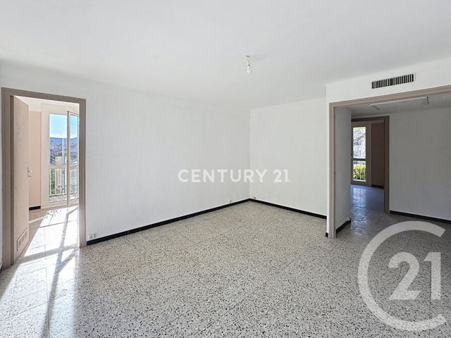 Appartement T4 &agrave; louer - 4 pi&egrave;ces - 75,14 m2 - Aubagne - 13 - PROVENCE-ALPES-COTE-D-AZUR