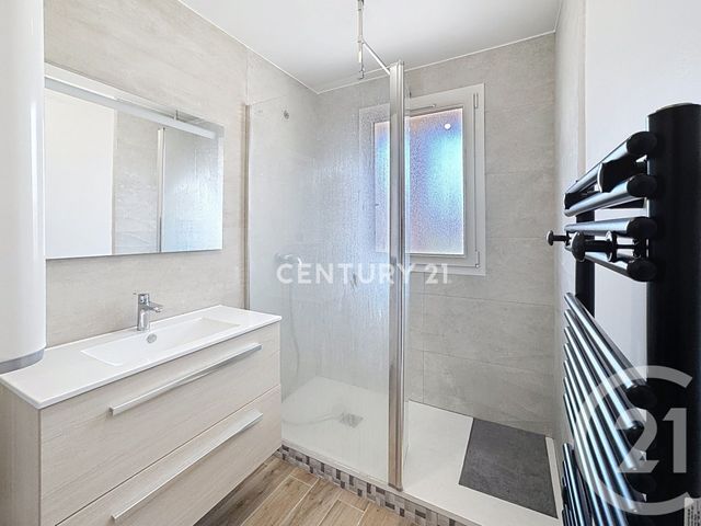 Appartement T3 &agrave; louer - 3 pi&egrave;ces - 59,27 m2 - Aubagne - 13 - PROVENCE-ALPES-COTE-D-AZUR