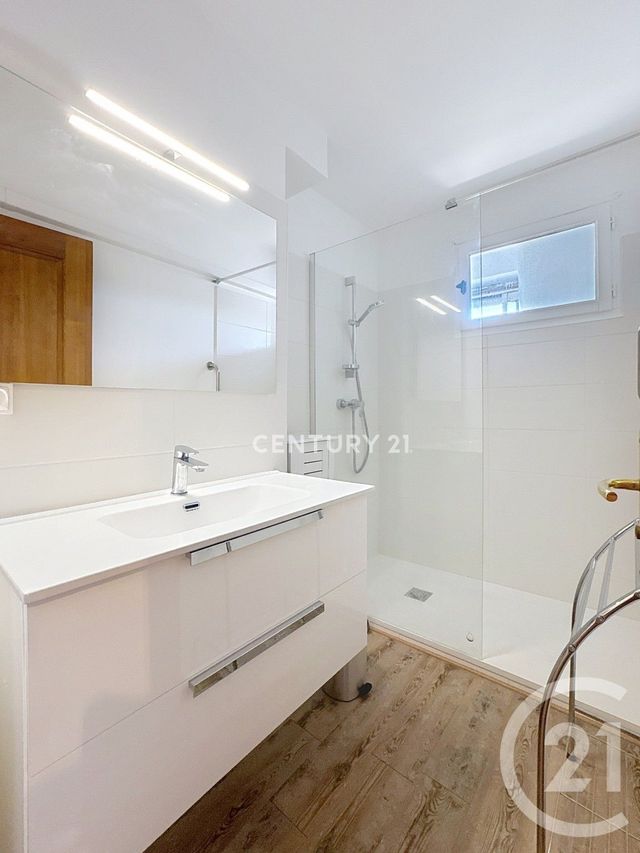 Appartement T3 &agrave; louer - 3 pi&egrave;ces - 70,70 m2 - Aubagne - 13 - PROVENCE-ALPES-COTE-D-AZUR