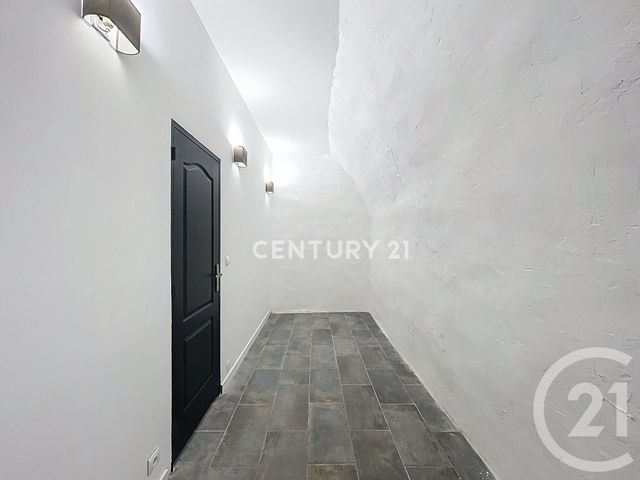 Appartement &agrave; vendre - 3 pi&egrave;ces - 33,75 m2 - Cuges Les Pins - 13 - PROVENCE-ALPES-COTE-D-AZUR