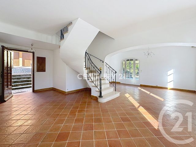 Maison &agrave; louer - 4 pi&egrave;ces - 167,79 m2 - Aubagne - 13 - PROVENCE-ALPES-COTE-D-AZUR