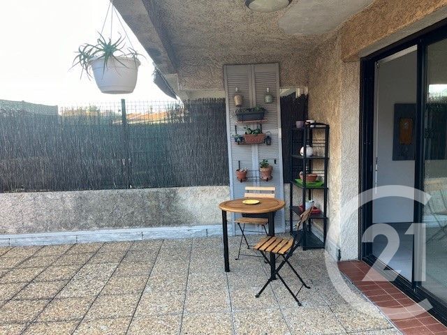 Appartement T2 &agrave; louer - 2 pi&egrave;ces - 41,29 m2 - Roquefort La Bedoule - 13 - PROVENCE-ALPES-COTE-D-AZUR
