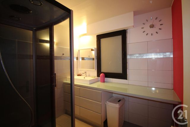 Appartement T2 &agrave; louer - 2 pi&egrave;ces - 41,29 m2 - Roquefort La Bedoule - 13 - PROVENCE-ALPES-COTE-D-AZUR
