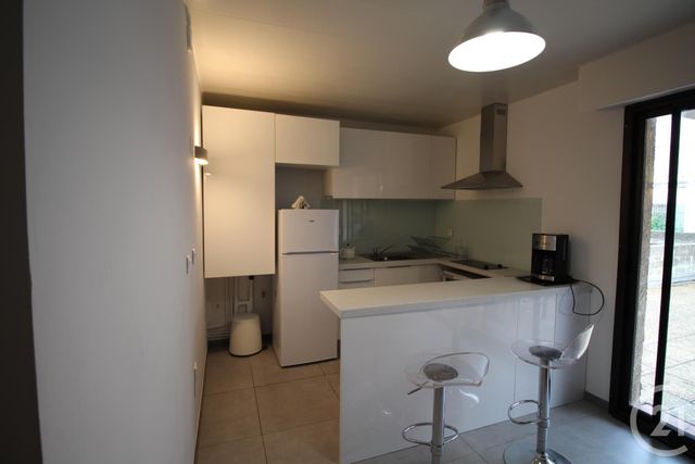 Appartement T2 &agrave; louer - 2 pi&egrave;ces - 41,29 m2 - Roquefort La Bedoule - 13 - PROVENCE-ALPES-COTE-D-AZUR
