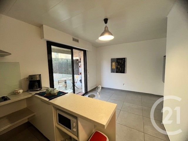 Appartement T2 &agrave; louer - 2 pi&egrave;ces - 41,29 m2 - Roquefort La Bedoule - 13 - PROVENCE-ALPES-COTE-D-AZUR