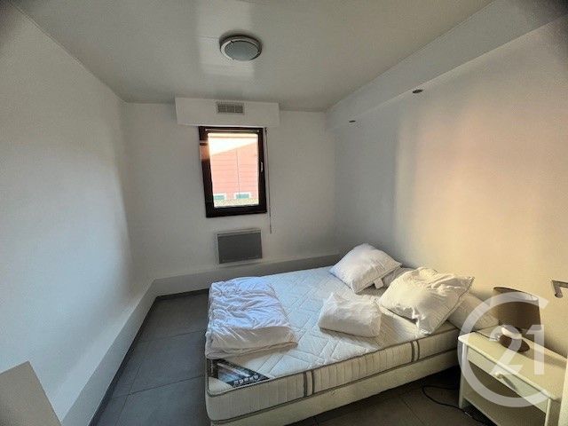 Appartement T2 &agrave; louer - 2 pi&egrave;ces - 41,29 m2 - Roquefort La Bedoule - 13 - PROVENCE-ALPES-COTE-D-AZUR