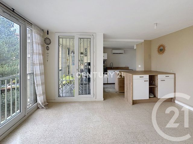 Appartement T3 &agrave; louer - 3 pi&egrave;ces - 65,65 m2 - Aubagne - 13 - PROVENCE-ALPES-COTE-D-AZUR