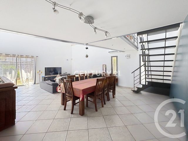Maison &agrave; louer - 4 pi&egrave;ces - 164,74 m2 - Marseille - 13012 - PROVENCE-ALPES-COTE-D-AZUR