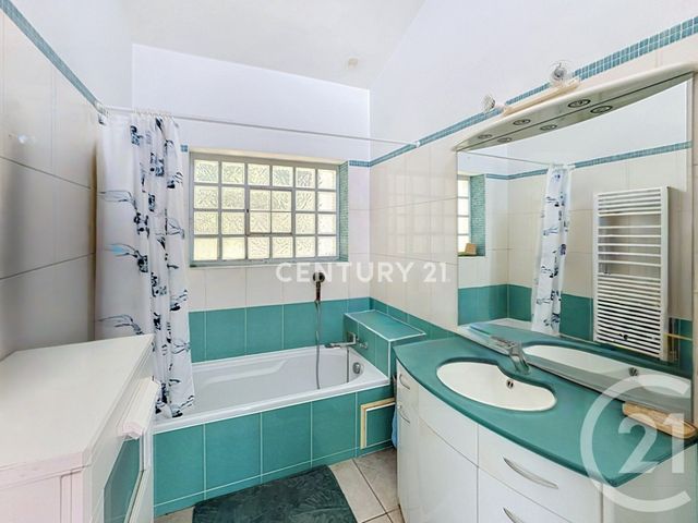 Maison &agrave; louer - 4 pi&egrave;ces - 164,74 m2 - Marseille - 13012 - PROVENCE-ALPES-COTE-D-AZUR
