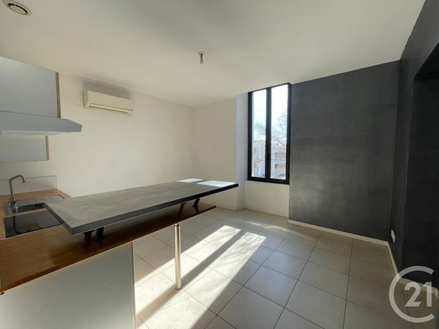 Appartement T3 &agrave; louer - 3 pi&egrave;ces - 48,29 m2 - La Ciotat - 13 - PROVENCE-ALPES-COTE-D-AZUR