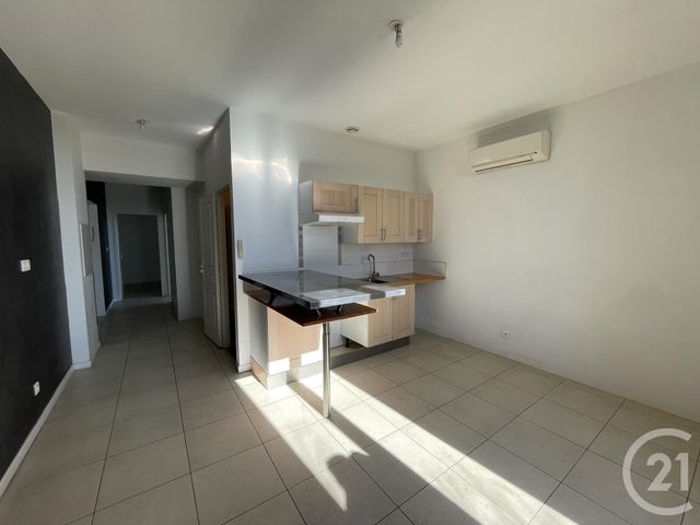 Appartement T3 &agrave; louer - 3 pi&egrave;ces - 48,29 m2 - La Ciotat - 13 - PROVENCE-ALPES-COTE-D-AZUR