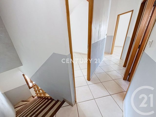 Maison &agrave; louer - 5 pi&egrave;ces - 122,65 m2 - Aubagne - 13 - PROVENCE-ALPES-COTE-D-AZUR