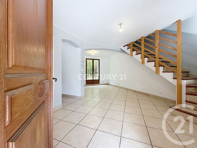 Maison &agrave; louer - 5 pi&egrave;ces - 122,65 m2 - Aubagne - 13 - PROVENCE-ALPES-COTE-D-AZUR