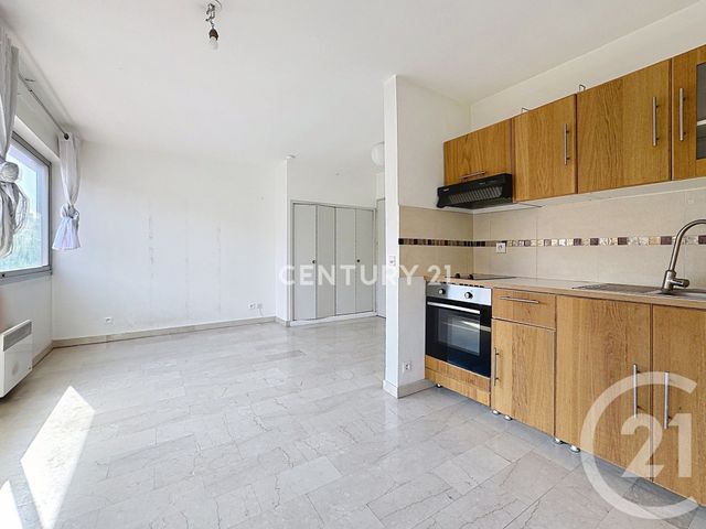 Appartement Studio &agrave; louer - 1 pi&egrave;ce - 27,53 m2 - Aubagne - 13 - PROVENCE-ALPES-COTE-D-AZUR