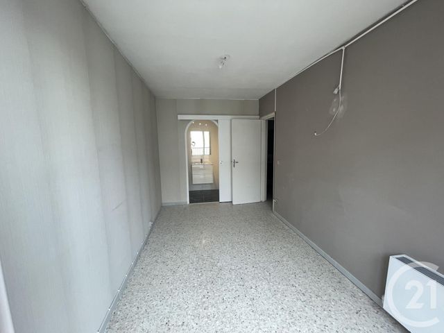 Appartement T5 &agrave; louer - 4 pi&egrave;ces - 97,78 m2 - Aubagne - 13 - PROVENCE-ALPES-COTE-D-AZUR
