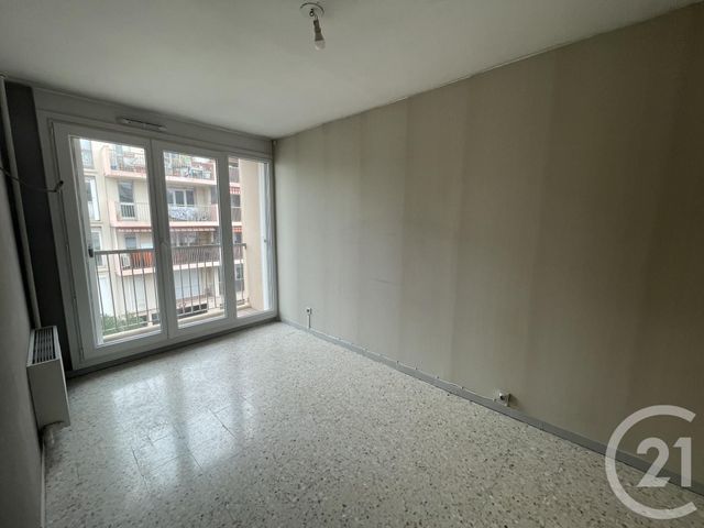 Appartement T5 &agrave; louer - 4 pi&egrave;ces - 97,78 m2 - Aubagne - 13 - PROVENCE-ALPES-COTE-D-AZUR