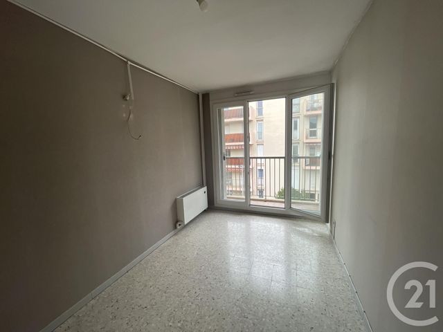 Appartement T5 &agrave; louer - 4 pi&egrave;ces - 97,78 m2 - Aubagne - 13 - PROVENCE-ALPES-COTE-D-AZUR