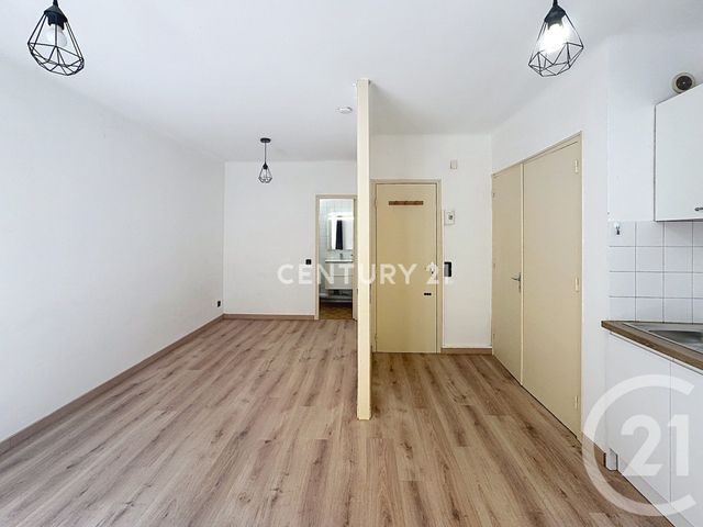 Appartement Studio &agrave; louer - 1 pi&egrave;ce - 24,24 m2 - Aubagne - 13 - PROVENCE-ALPES-COTE-D-AZUR