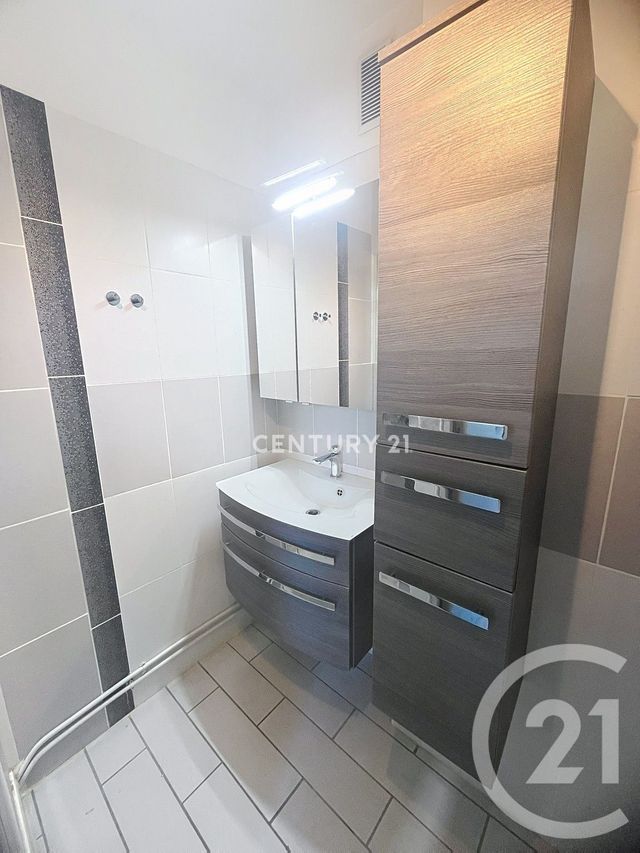 Appartement T2 &agrave; louer - 2 pi&egrave;ces - 37,47 m2 - Aubagne - 13 - PROVENCE-ALPES-COTE-D-AZUR