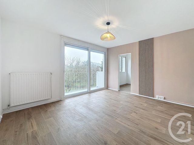 Appartement T4 à louer - 4 pièces - 69 m2 - Cholet - 49 - PAYS-DE-LOIRE
