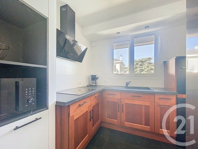 Appartement T3 &agrave; louer - 3 pi&egrave;ces - 64,30 m2 - Cholet - 49 - PAYS-DE-LOIRE