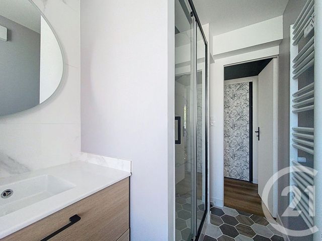 Appartement T3 &agrave; louer - 3 pi&egrave;ces - 64,30 m2 - Cholet - 49 - PAYS-DE-LOIRE