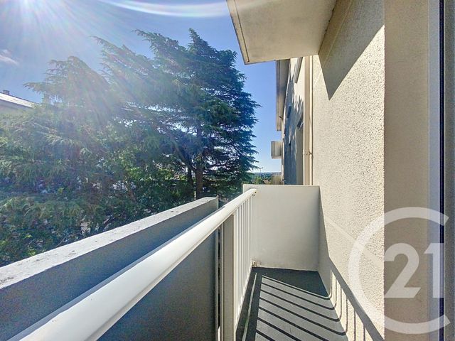 Appartement T3 &agrave; louer - 3 pi&egrave;ces - 64,30 m2 - Cholet - 49 - PAYS-DE-LOIRE