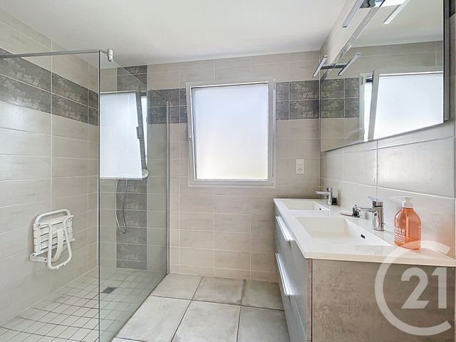 Maison &agrave; louer - 4 pi&egrave;ces - 99,68 m2 - Cholet - 49 - PAYS-DE-LOIRE