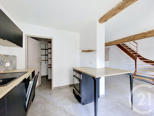 Maison &agrave; louer - 3 pi&egrave;ces - 70,40 m2 - Cholet - 49 - PAYS-DE-LOIRE