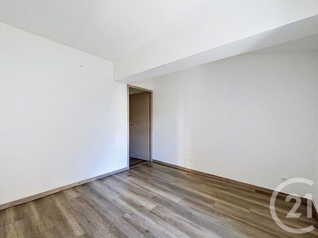 Maison &agrave; louer - 3 pi&egrave;ces - 70,40 m2 - Cholet - 49 - PAYS-DE-LOIRE