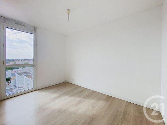 Appartement &agrave; louer - 4 pi&egrave;ces - 77,85 m2 - Cholet - 49 - PAYS-DE-LOIRE