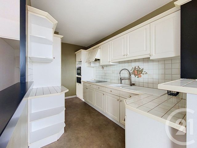 Appartement &agrave; louer - 4 pi&egrave;ces - 77,85 m2 - Cholet - 49 - PAYS-DE-LOIRE