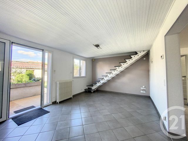 Maison &agrave; louer - 4 pi&egrave;ces - 76,60 m2 - Cholet - 49 - PAYS-DE-LOIRE