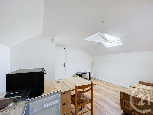 Appartement Studio &agrave; louer - 1 pi&egrave;ce - 16,80 m2 - Cholet - 49 - PAYS-DE-LOIRE