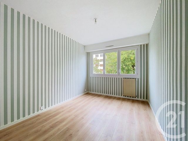 Appartement T4 &agrave; louer - 4 pi&egrave;ces - 101 m2 - Cholet - 49 - PAYS-DE-LOIRE