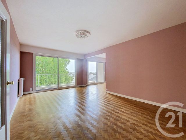 Appartement T4 &agrave; louer - 4 pi&egrave;ces - 101 m2 - Cholet - 49 - PAYS-DE-LOIRE