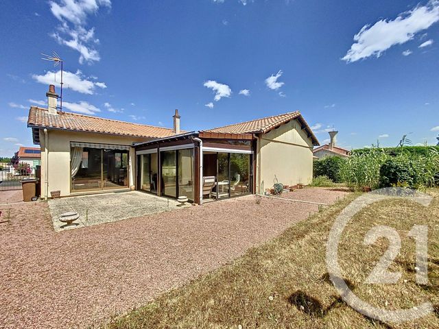 Maison &agrave; louer - 5 pi&egrave;ces - 132,90 m2 - St Leger Sous Cholet - 49 - PAYS-DE-LOIRE