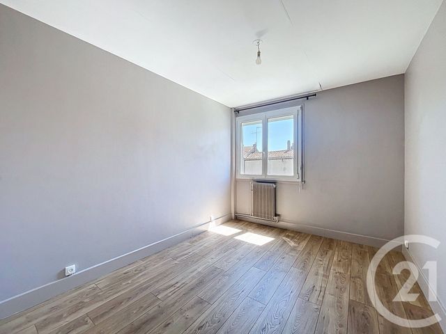 Appartement T3 &agrave; louer - 3 pi&egrave;ces - 73,25 m2 - Cholet - 49 - PAYS-DE-LOIRE