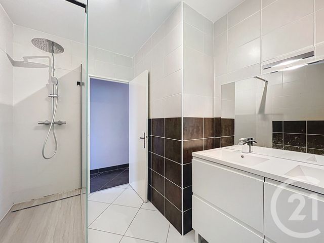 Appartement T3 &agrave; louer - 3 pi&egrave;ces - 73,25 m2 - Cholet - 49 - PAYS-DE-LOIRE