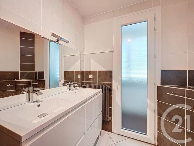 Appartement T3 &agrave; louer - 3 pi&egrave;ces - 73,25 m2 - Cholet - 49 - PAYS-DE-LOIRE