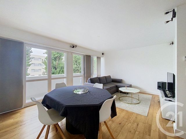 Appartement T3 &agrave; louer - 3 pi&egrave;ces - 65,88 m2 - Cholet - 49 - PAYS-DE-LOIRE