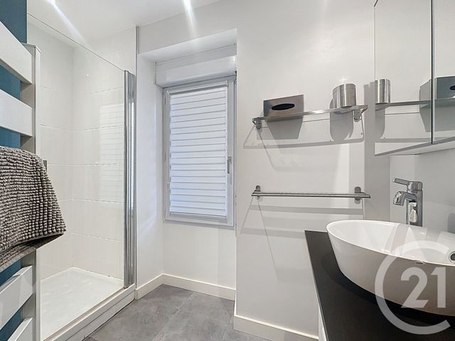 Appartement T3 &agrave; louer - 3 pi&egrave;ces - 73,40 m2 - Cholet - 49 - PAYS-DE-LOIRE